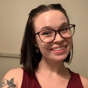 Meet your Posher, Ema